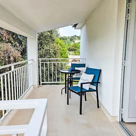 More-1 By Interhome Ražanj